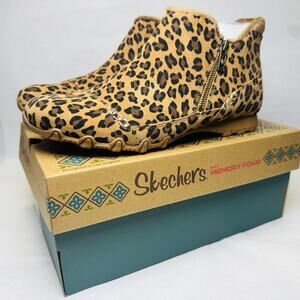 Skechers Earthy Chic Ankle Boots Women Sz 9.5 Leopard Print Memory Foam Side Zip